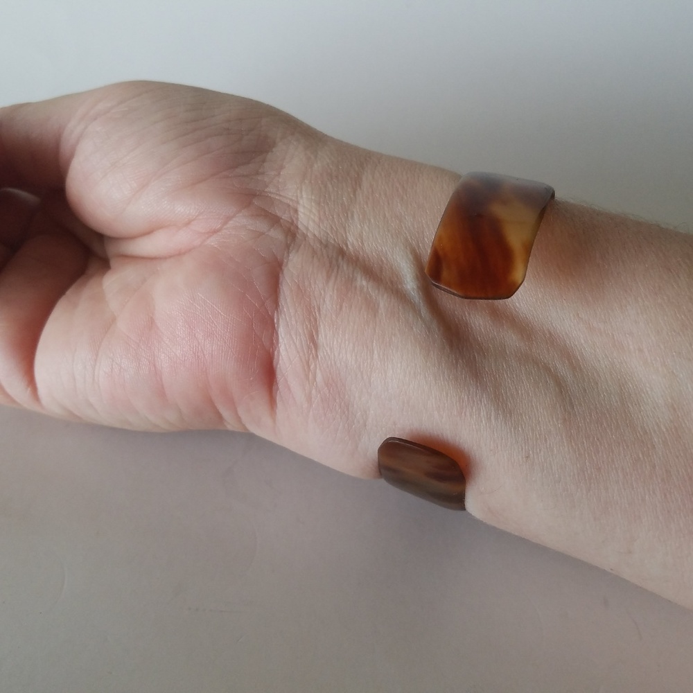 VINTAGE FAUX TORTOISE SHELL CUFF BRACELET CHOOSE Y - Picture 5 of 5